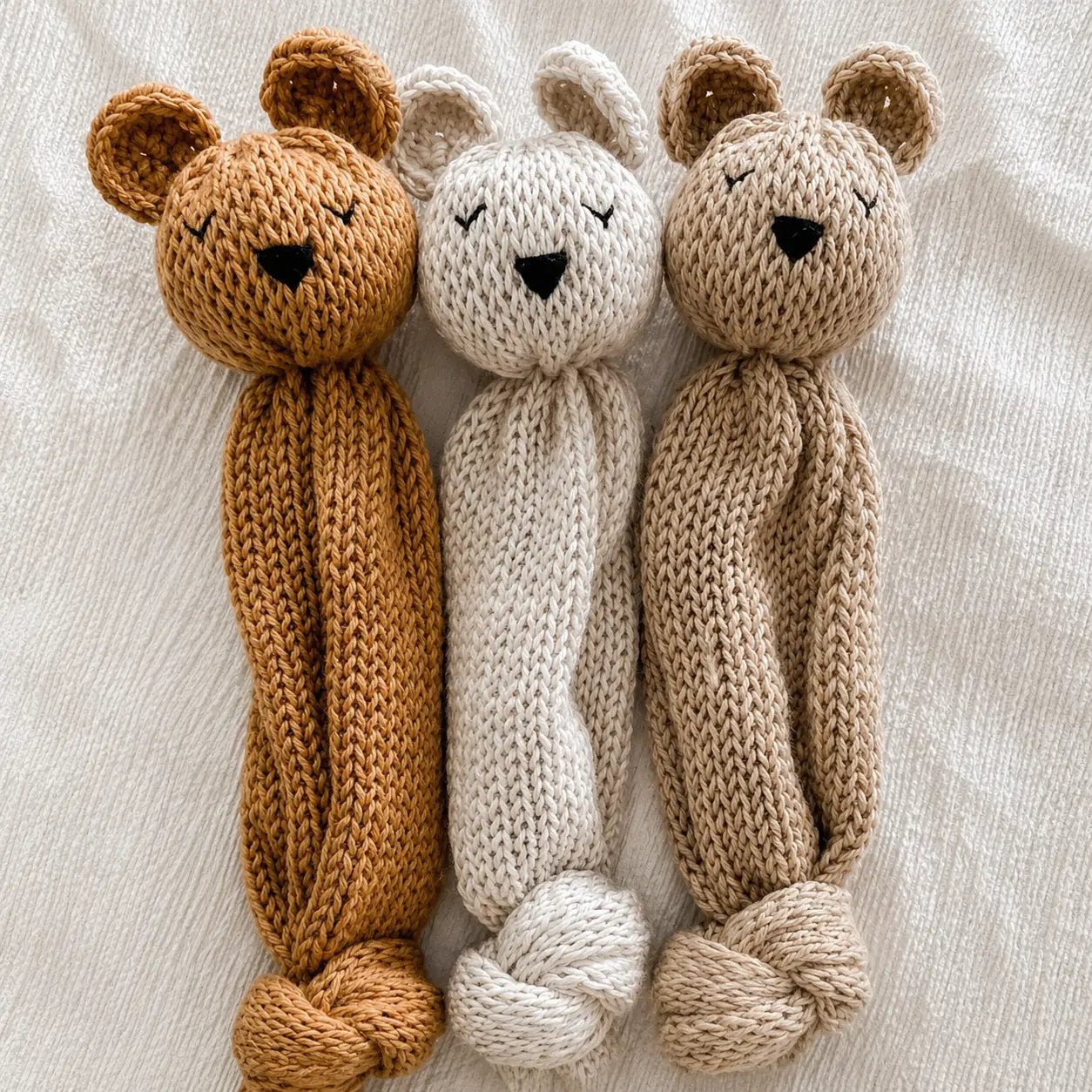 Artisan Knit Sleepy Bear: Cream - Image 2